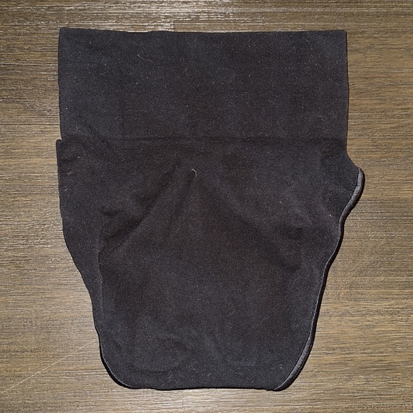 SKIMS CORE CONTROL BRIEF in Black Size Small/Medium - Picture 5 of 5